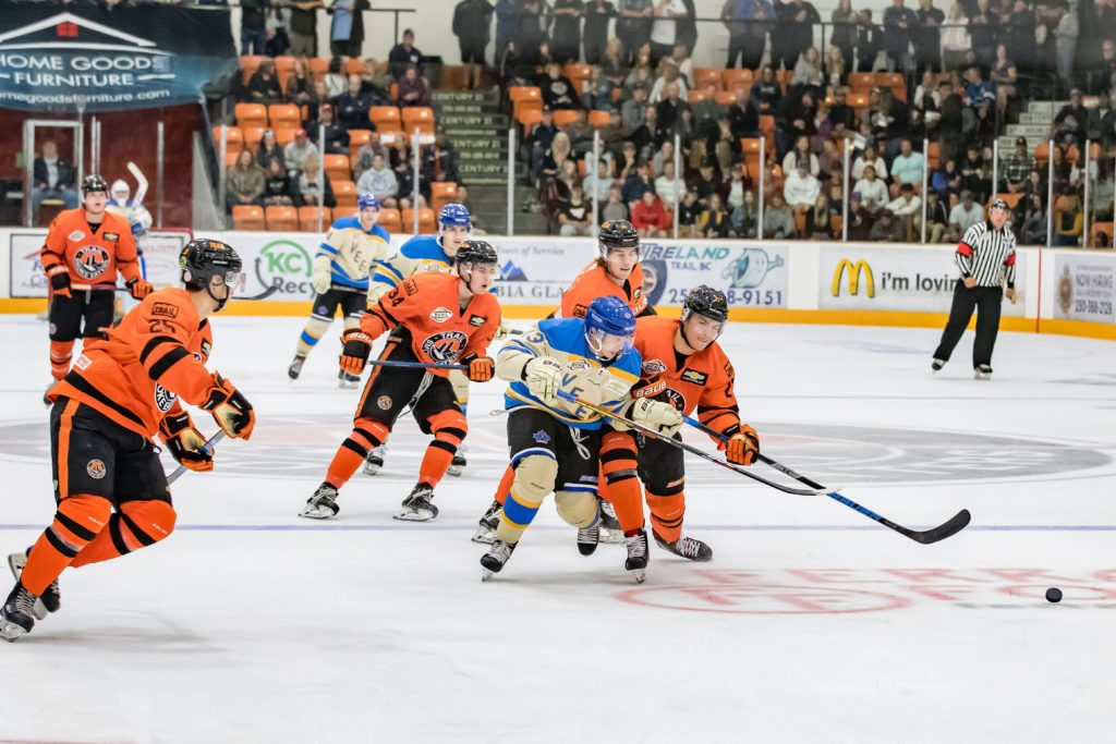 Recap Vees Top The Smoke Eaters In First Game Of The Year Trail Smoke Eaters